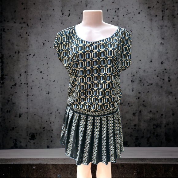 Max Studio pleated Work Play Geometric Mini‎ Dress - Picture 1 of 4
